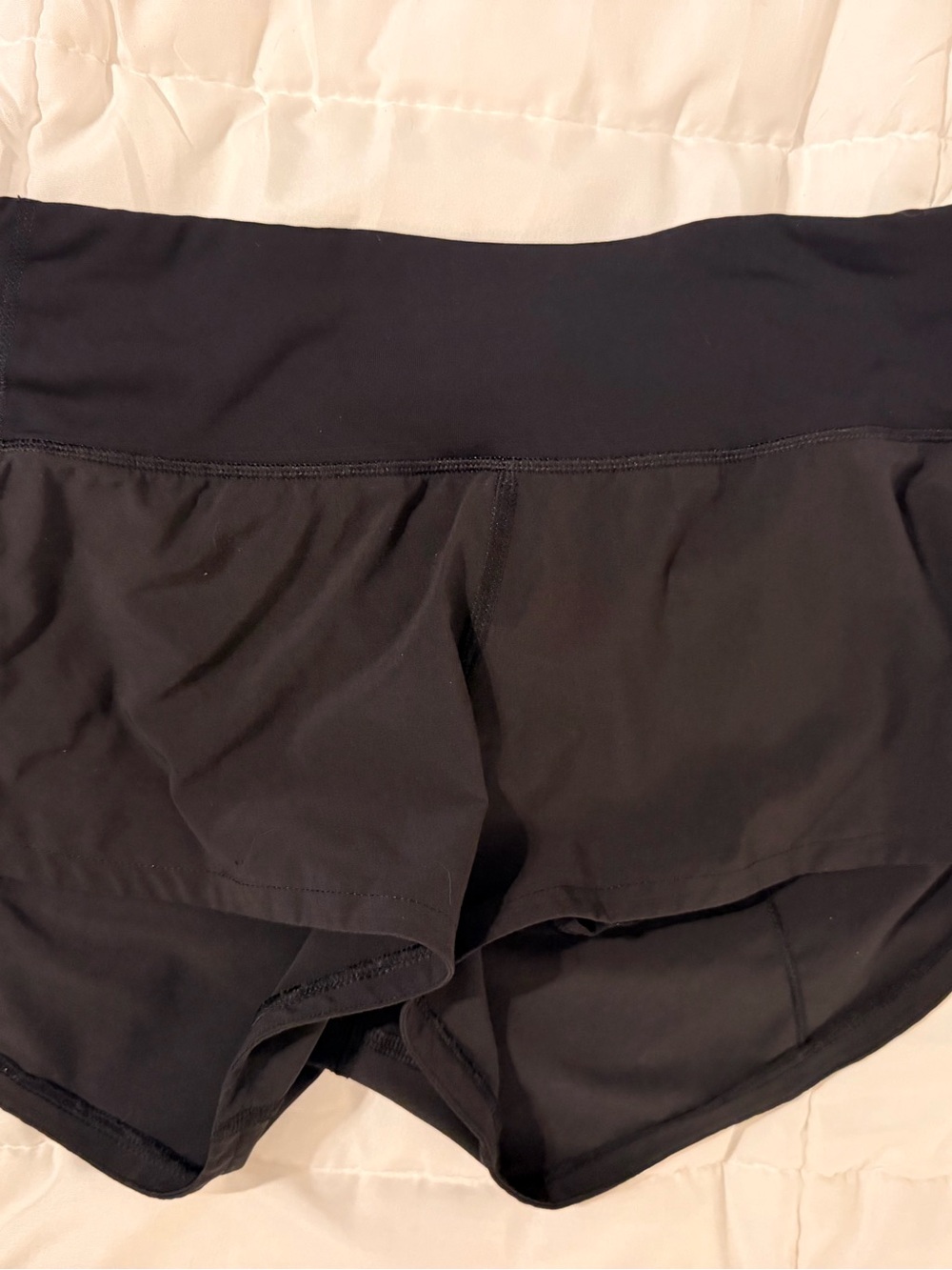 Lululemon low rise Women’s Black speed up Running Shorts 2.5”